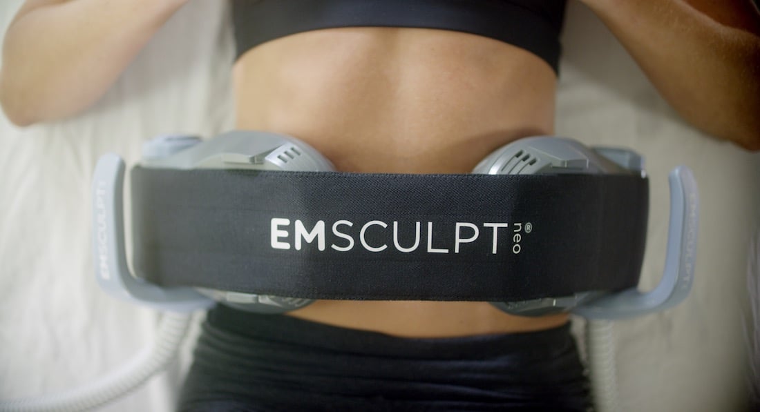 Emsculpt_Neo_PIC_Female-Lateral-Abdomen_0427_ENUS100